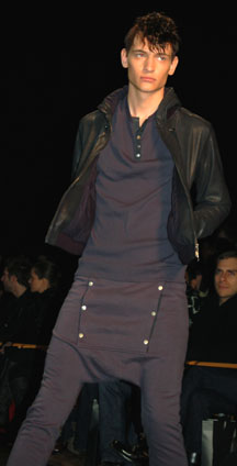 Buckler Fall 2007 Runway