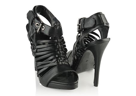 jada-cage-stiletto_060309 jada-cage-stiletto_060309